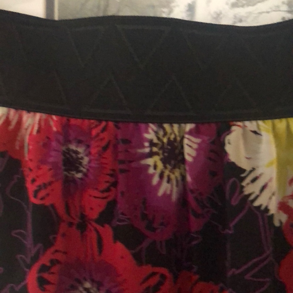 Floral with black lularoe lola skirt. NWT - Picture 4 of 4